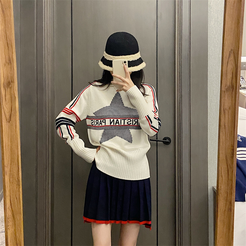 Phone Accessories On Top - Women's Collared Knitted Sweater Letter Embroidery